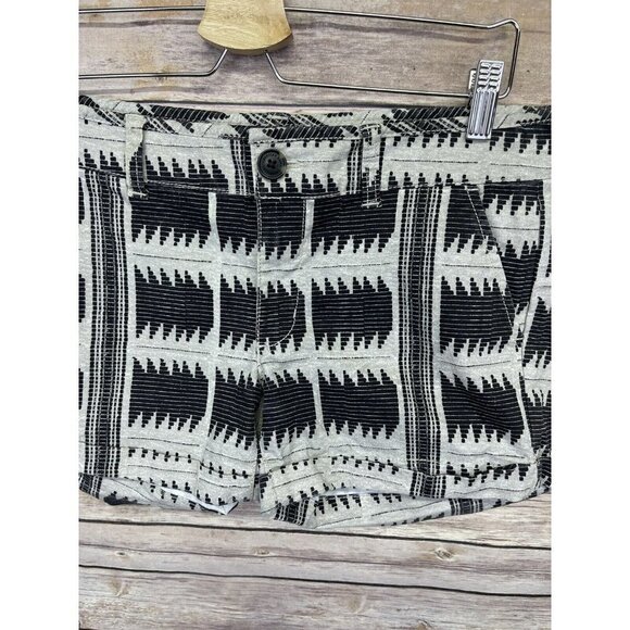 American Eagle Womens 6 Midi Shorts Stretch Boho Southwest Print Gray Tan Flat - Picture 3 of 10